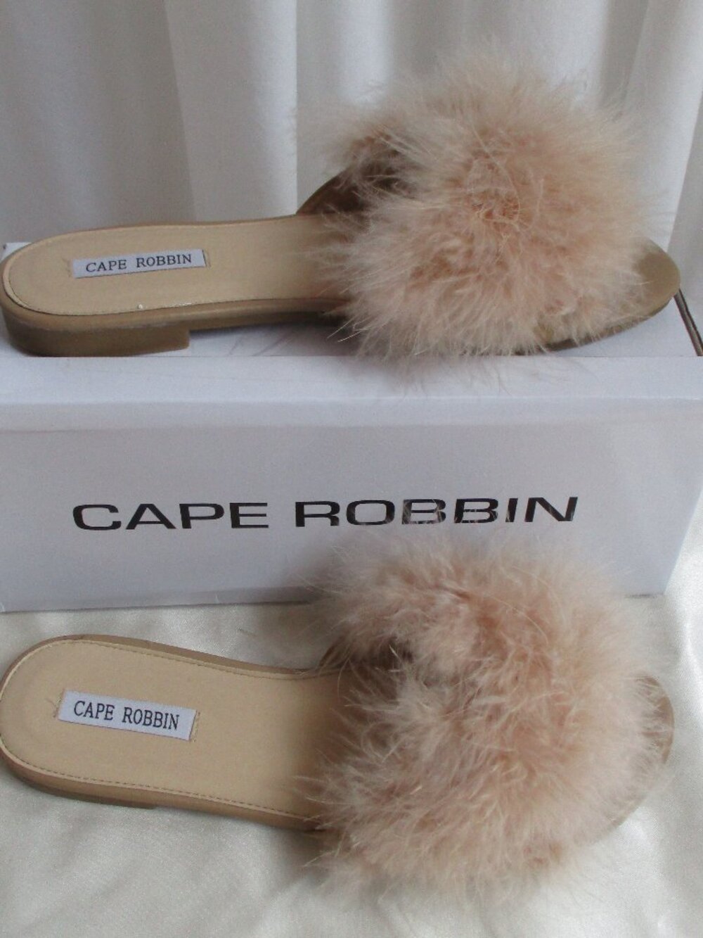 Cape Robbin Size 9 Moria 1 Faux Fur Slides Nude New With Box